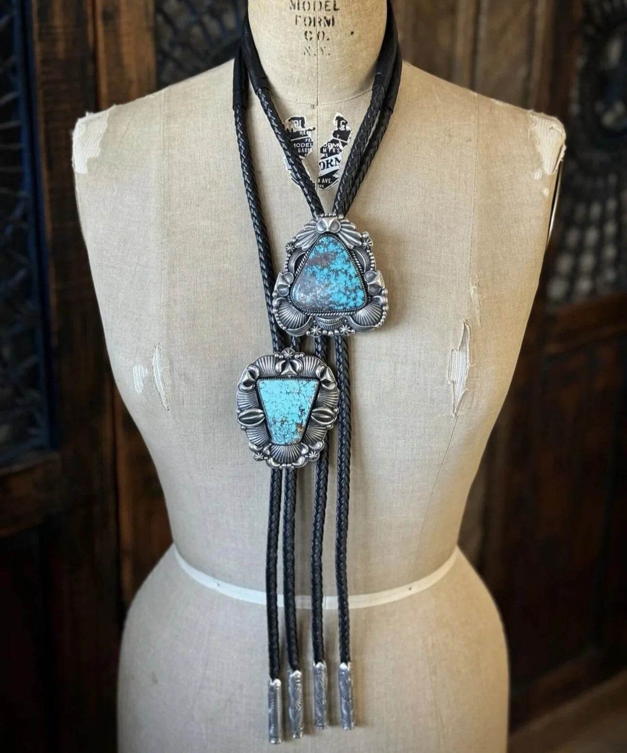 Royston Turquoise Bolo